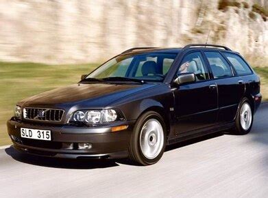 2004 Volvo V40 Specs & Feature Comparisons 